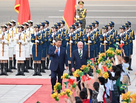 513磬ϯϰƽڱͬй·ʵİͳ¬л̸ǻ̸ǰϰƽö㳡Ϊ¬лӭʽ» İ 