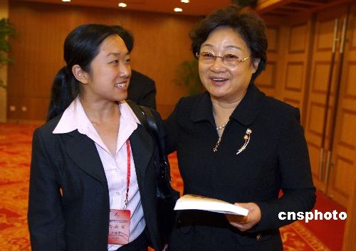 李海峰:冀华裔青年发挥桥梁作用 促世界了解中