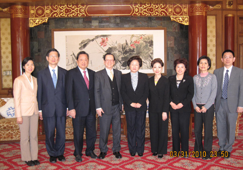 李海峰见宴泰国盘古银行董事长陈有汉及家族成