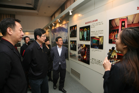 庄荣文副主任考察调研新首钢高端产业综合服