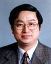 2006年3月，崔明华任上海市人民政府侨务办公室主任。